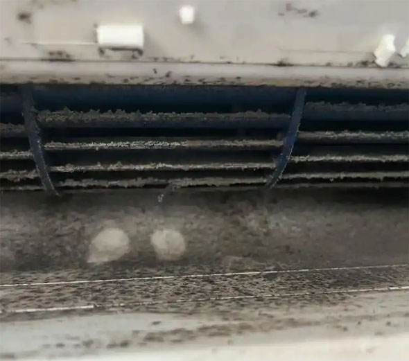 咸阳市空调吹的风有股烧焦味是怎么回事